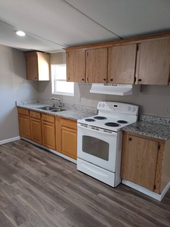 30 Cambridge Dr #1 - Photo 2 of 17