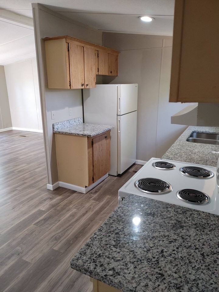 30 Cambridge Dr #1 - Photo 3 of 17