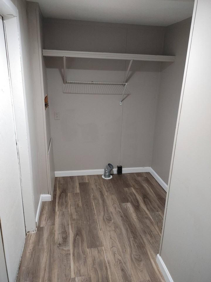 30 Cambridge Dr #1 - Photo 4 of 17