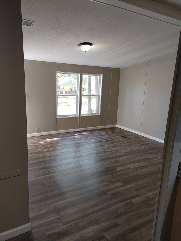 30 Cambridge Dr #1 - Photo 5 of 17