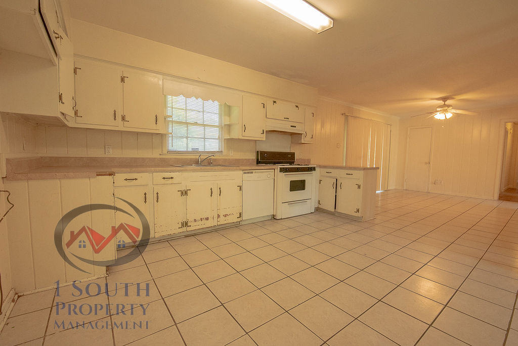 5520 Vienna Avenue #1 - Photo 5 of 20