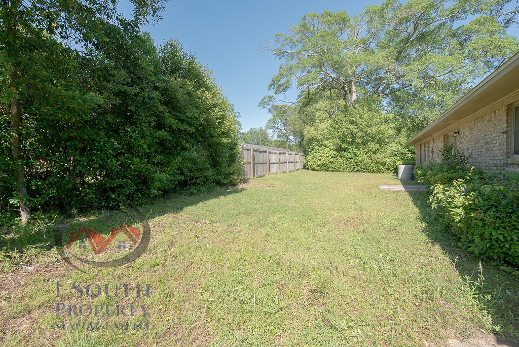 5520 Vienna Avenue #1 - Photo 6 of 20