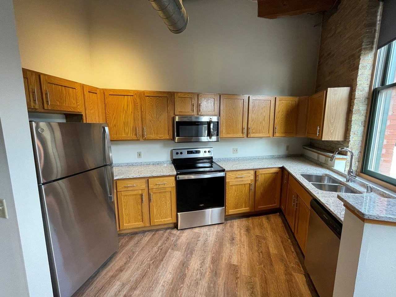 Historic Fifth Ward Lofts - Photo 3 of 37