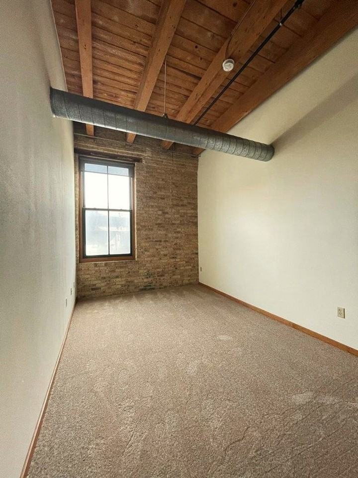 Historic Fifth Ward Lofts - Photo 5 of 37