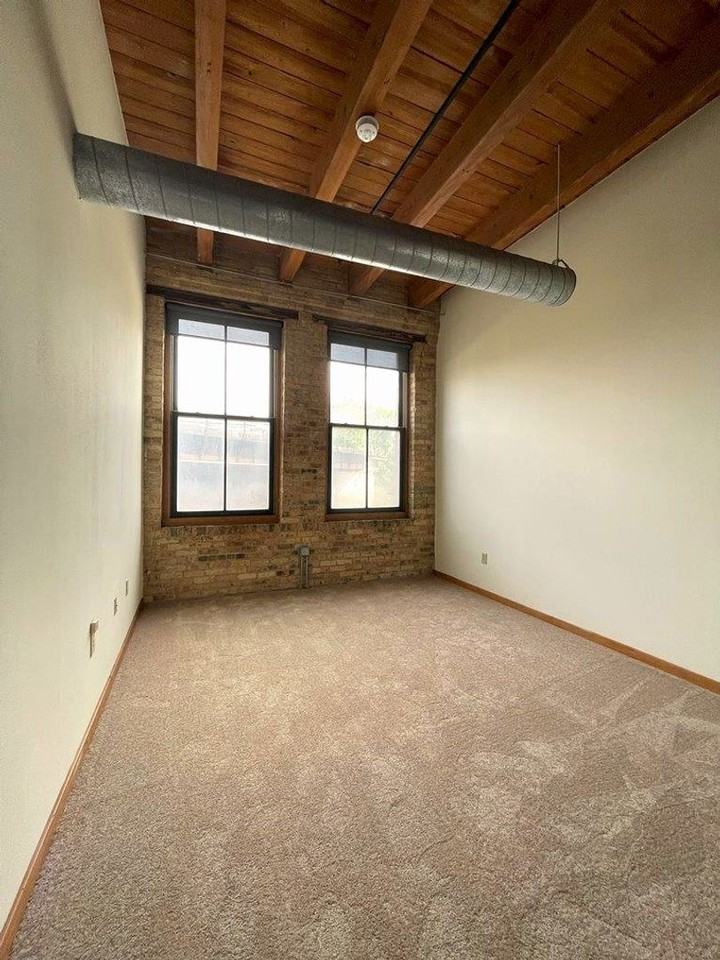 Historic Fifth Ward Lofts - Photo 7 of 37