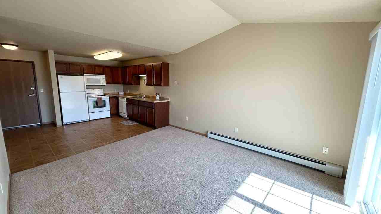 Prairie Sky Apartments - Photo 6 of 10