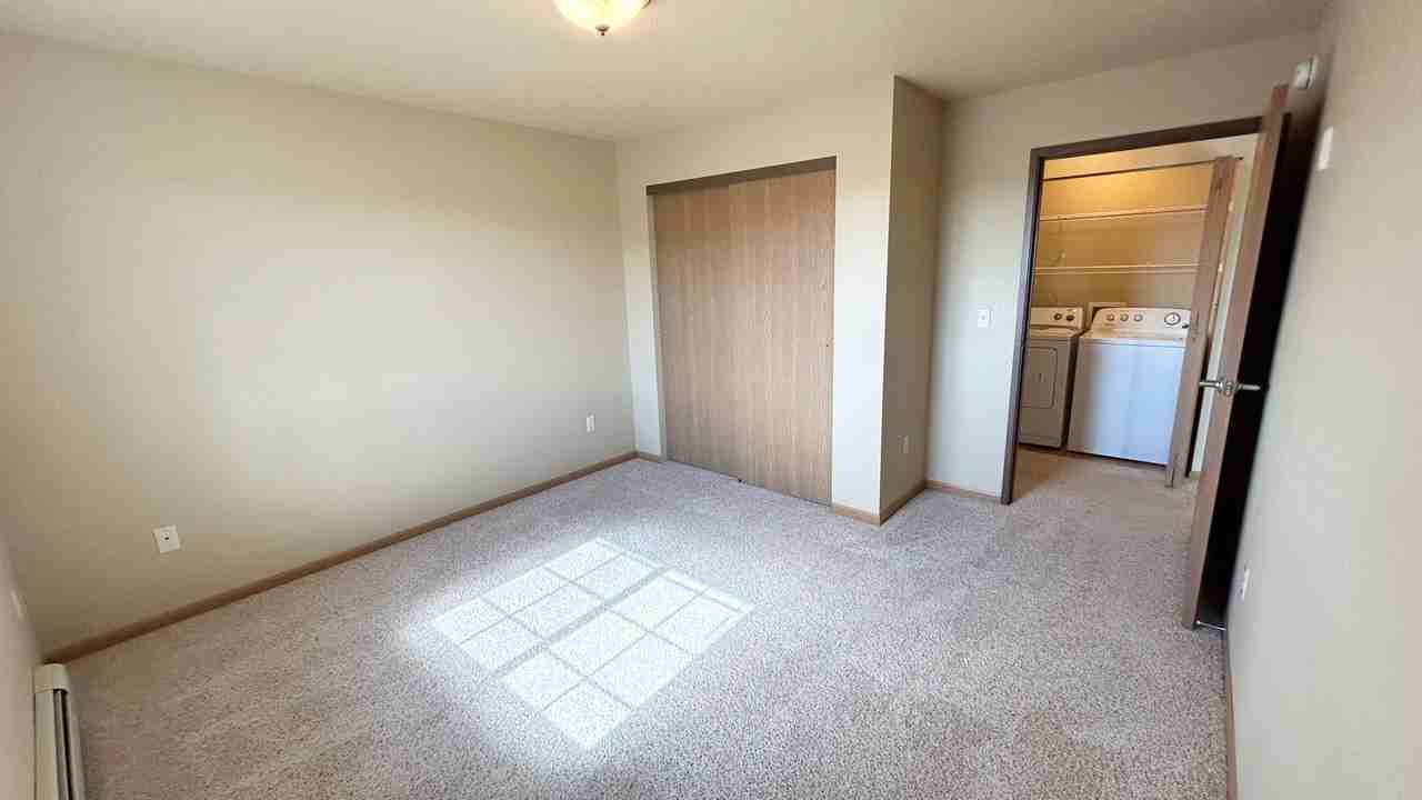 Prairie Sky Apartments - Photo 7 of 10