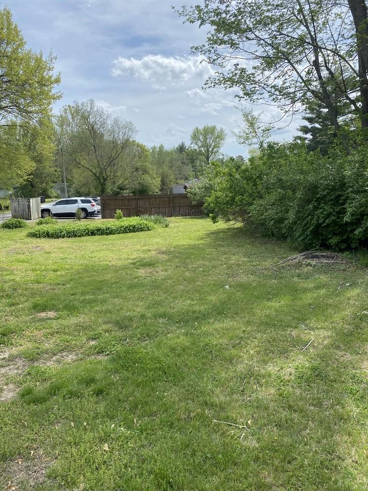 815 W Walnut St #1 - Photo 4 of 12