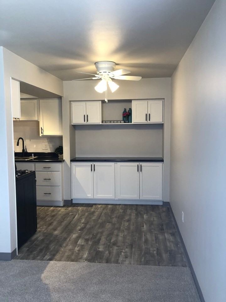 Carriage Court - Photo 3 of 16