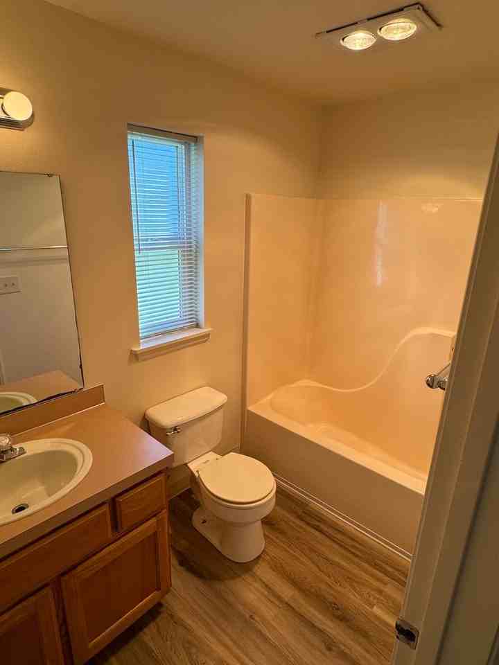 1645 River Rd - Photo 7 of 11