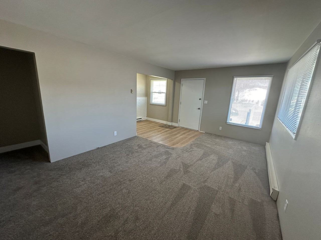 317 Sw 18th St - Photo 4 of 11