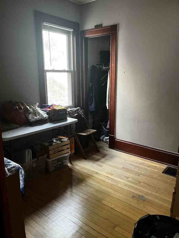 1579 N Warren Ave - Photo 3 of 10