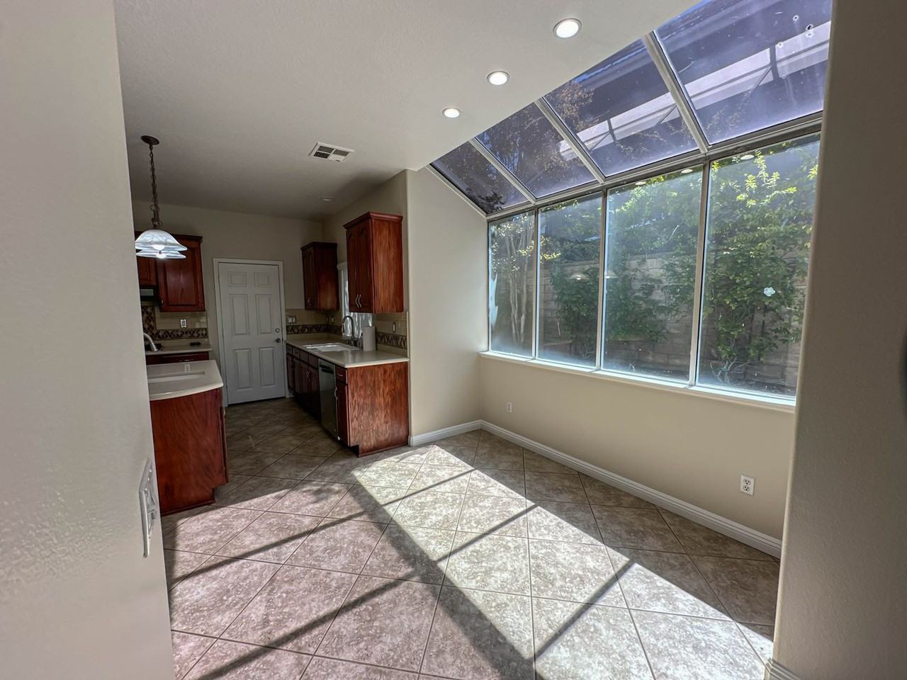 22280 Circle J Ranch Rd - Photo 6 of 26