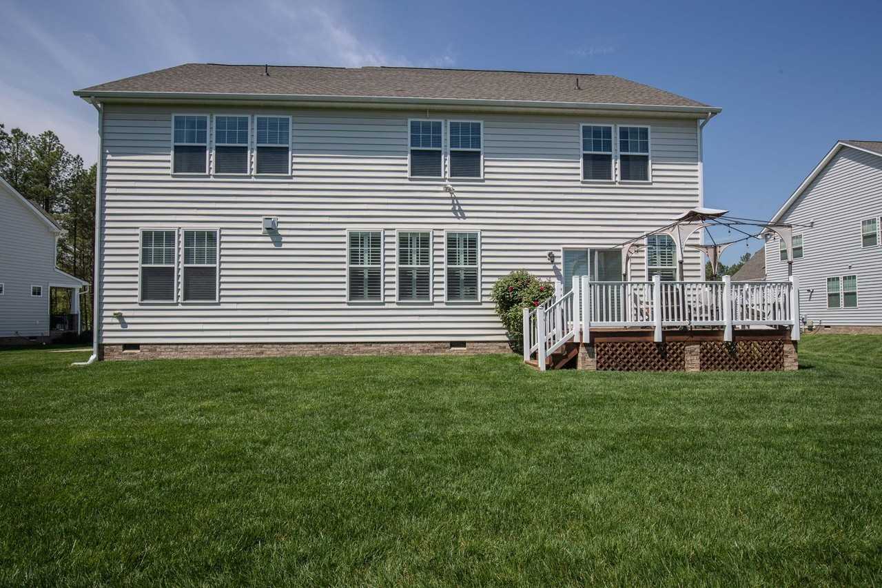 11913 James Overlook Ct - Photo 3 of 47