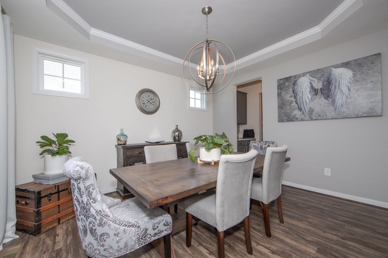 11913 James Overlook Ct - Photo 5 of 47