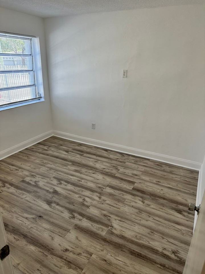 Gated Apartments by Marlins Park - Photo 5 of 12