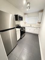 featured image of 990 Palm Ave