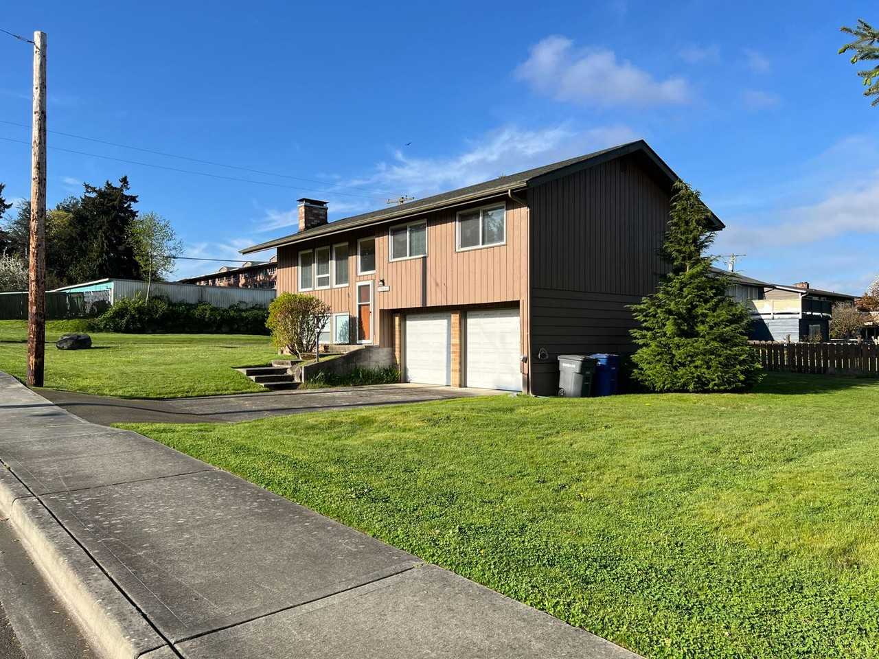 23441 10th Ave S - Photo 2 of 50