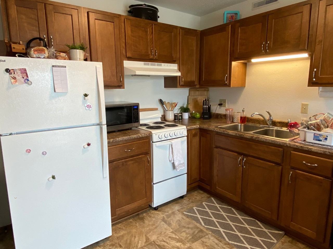 105 Jewel Drive - Photo 2 of 8