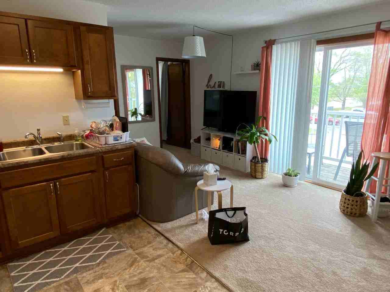 105 Jewel Drive - Photo 3 of 8