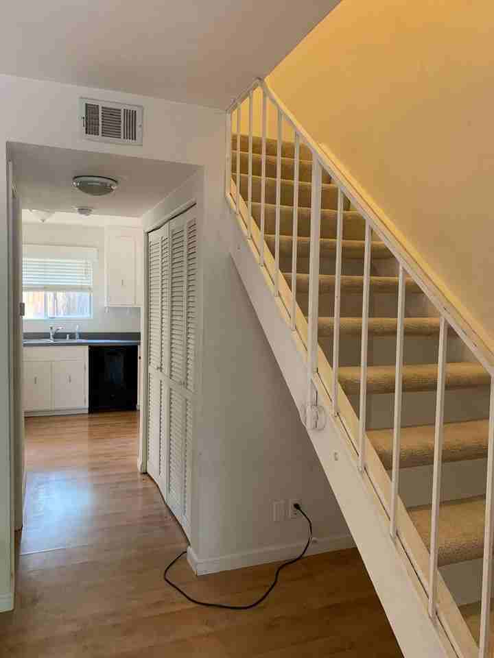 419 Alvarado Ave - Photo 5 of 38