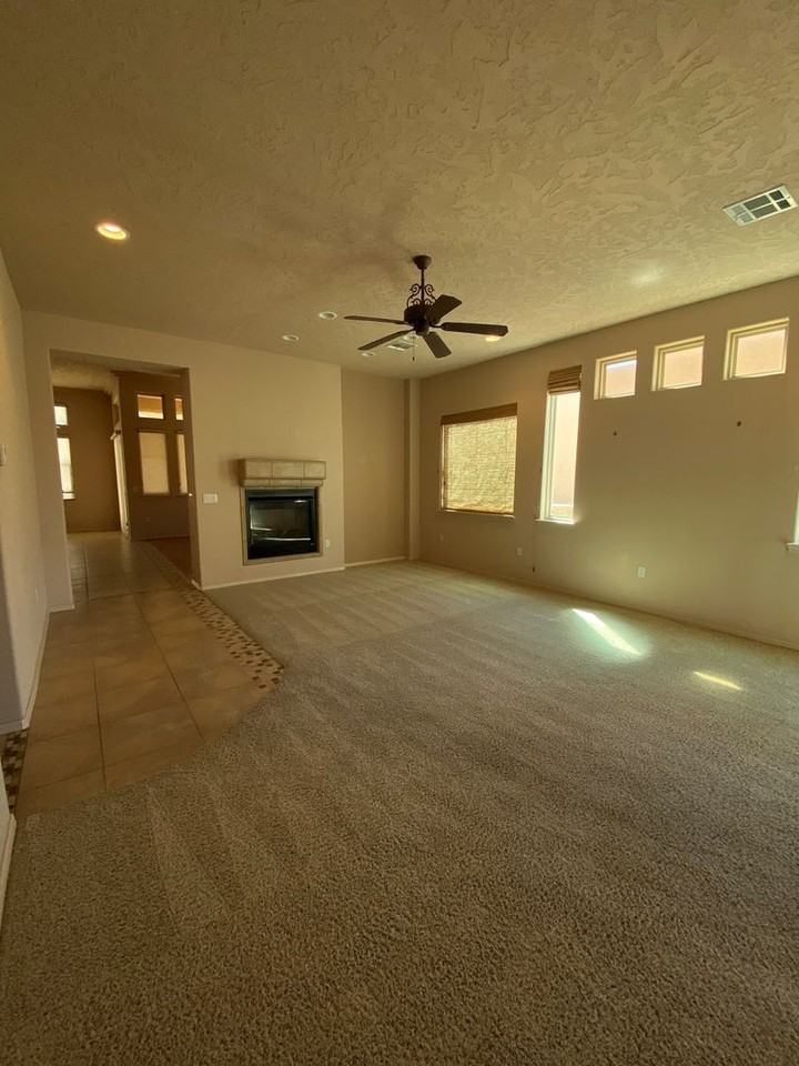 1684 Stone Mountain Ln - Photo 4 of 28