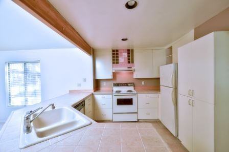 1025 Nw 25th St - Photo 4 of 13