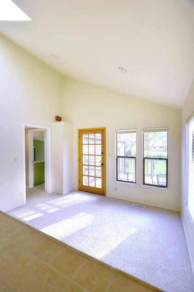 1025 Nw 25th St - Photo 7 of 13