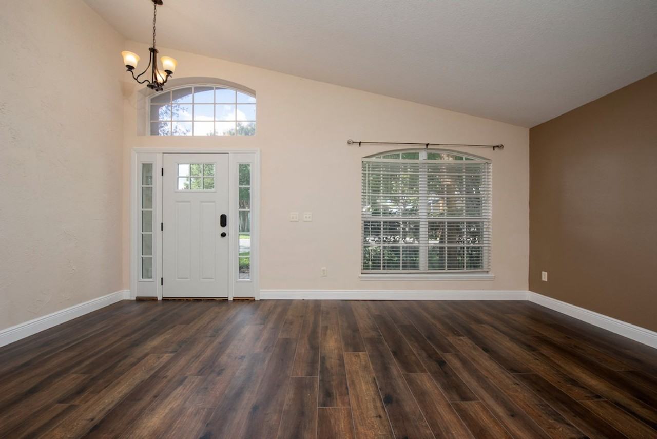 591 Lynn St - Photo 3 of 38