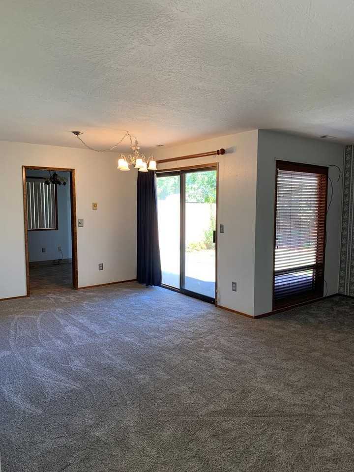 4438 Independence Ln - Photo 2 of 21