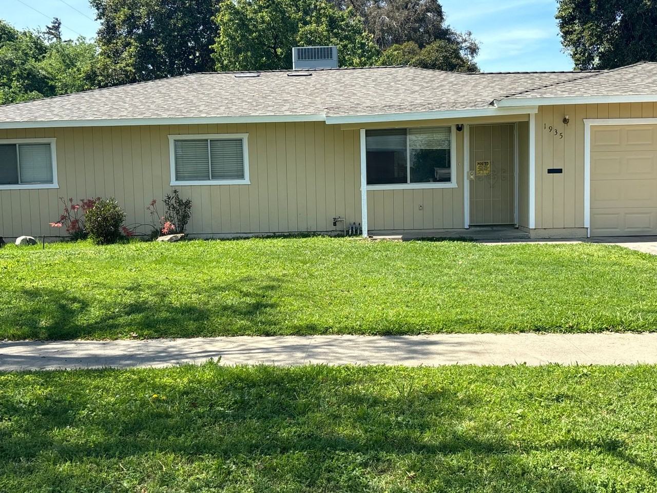 1935 V St - Photo 3 of 14