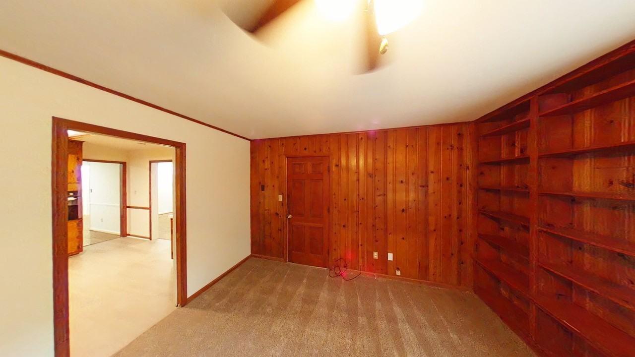 859 Catalina Dr - Photo 4 of 11