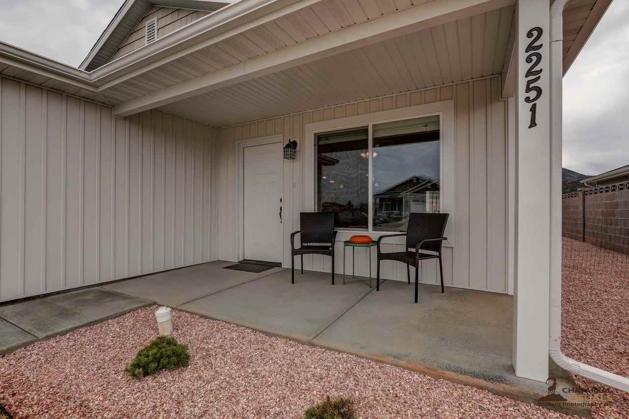 2251 W 475 S - Photo 3 of 24