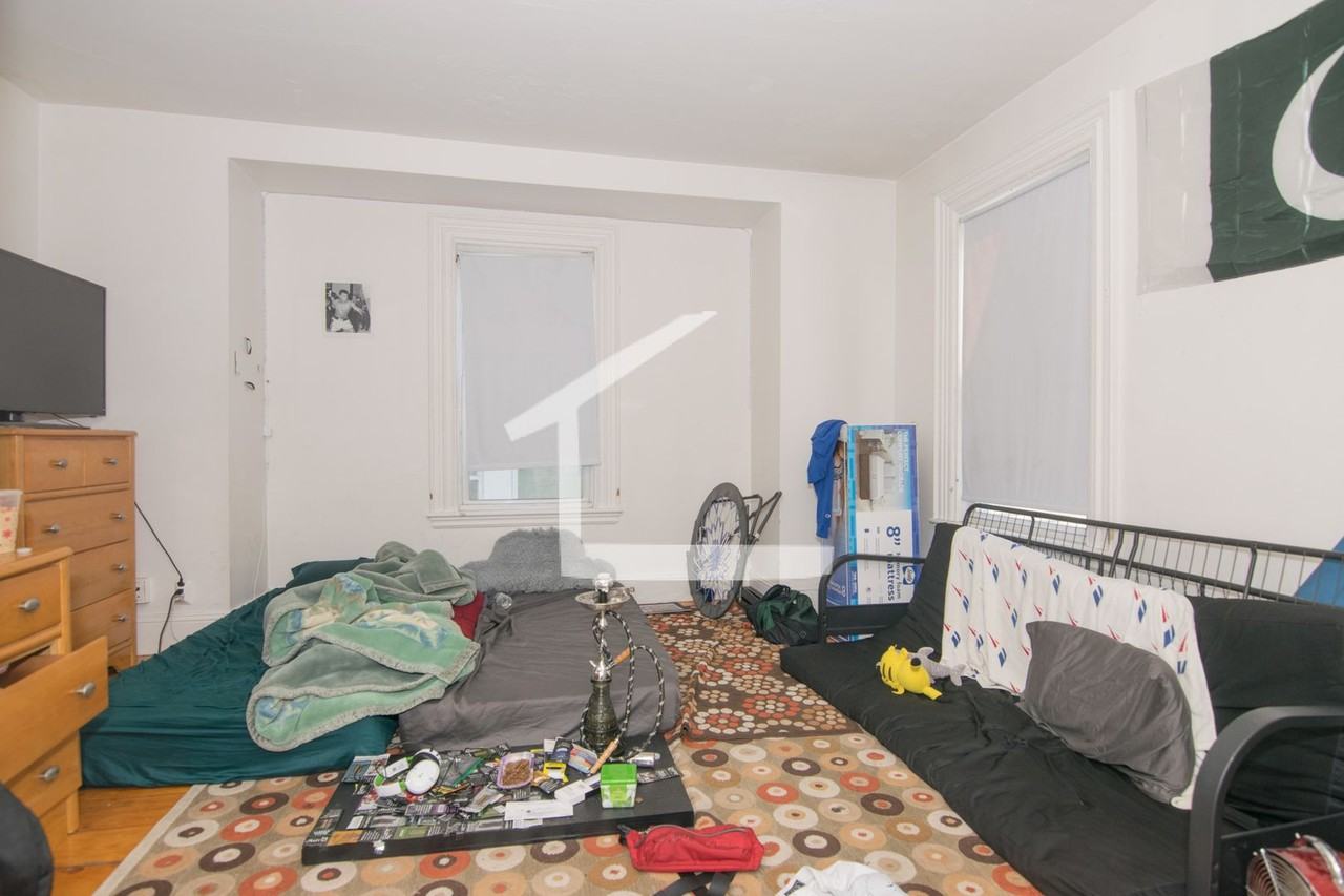 27 Pratt St - Photo 4 of 9
