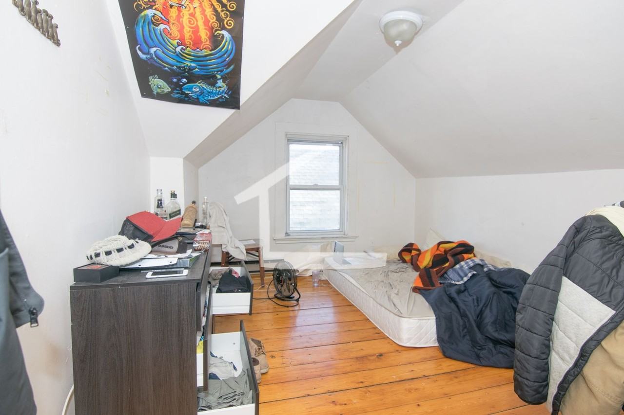 27 Pratt St - Photo 7 of 9
