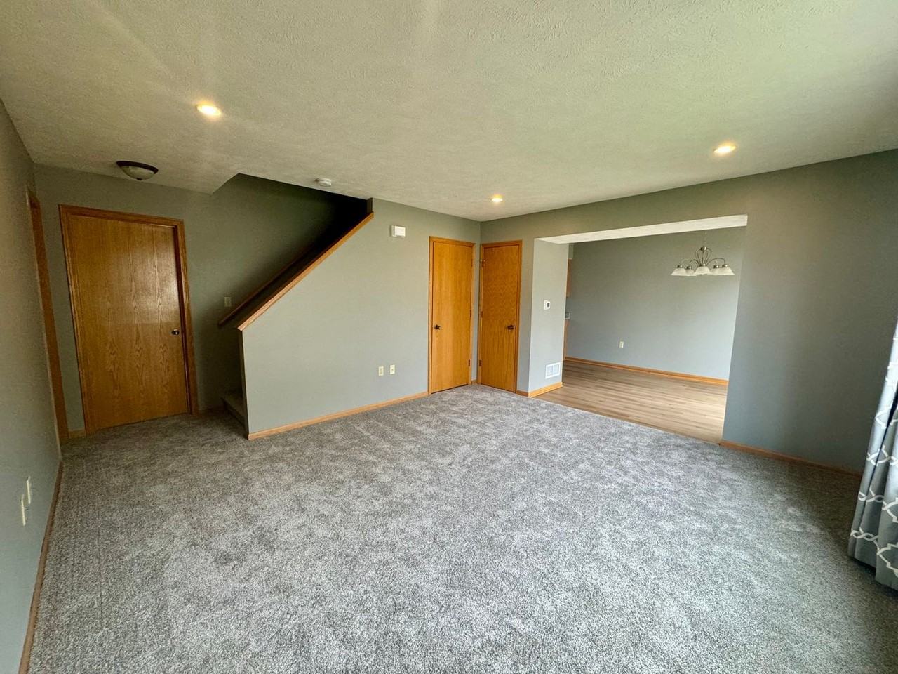 2211 W Todd Ln - Photo 2 of 16