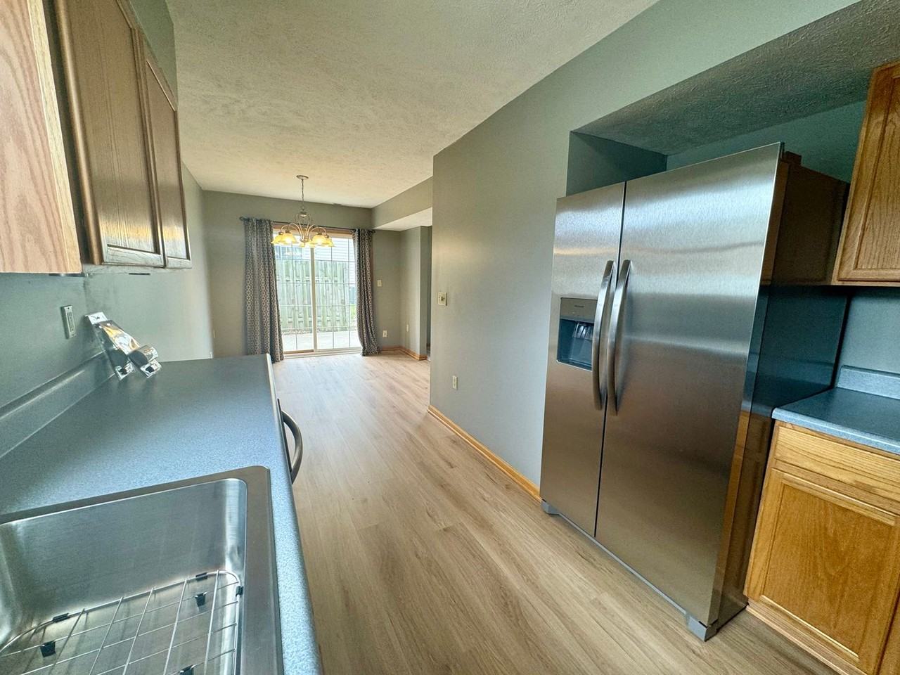2211 W Todd Ln - Photo 5 of 16