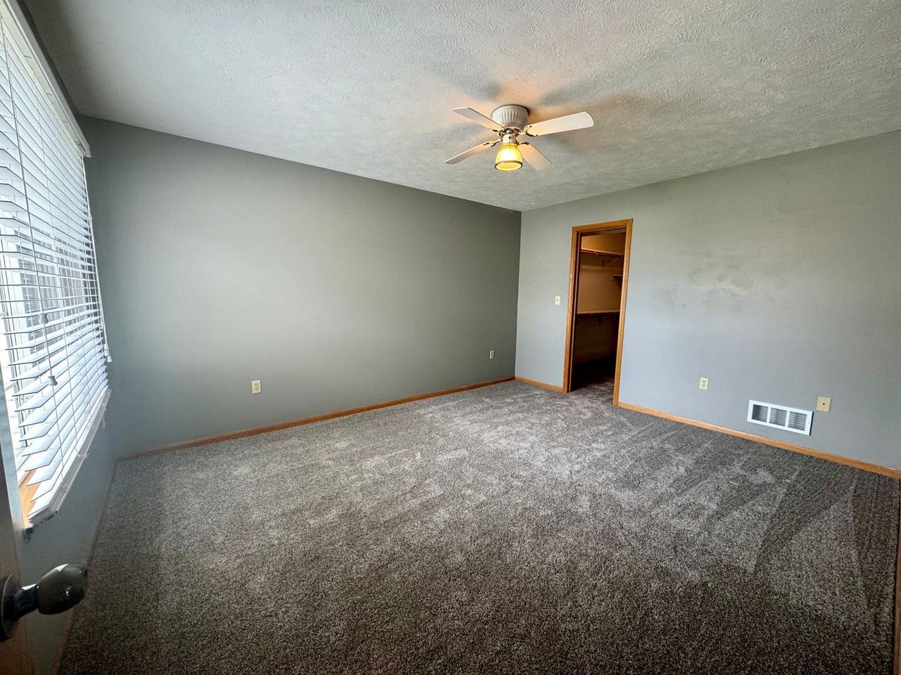 2211 W Todd Ln - Photo 6 of 16