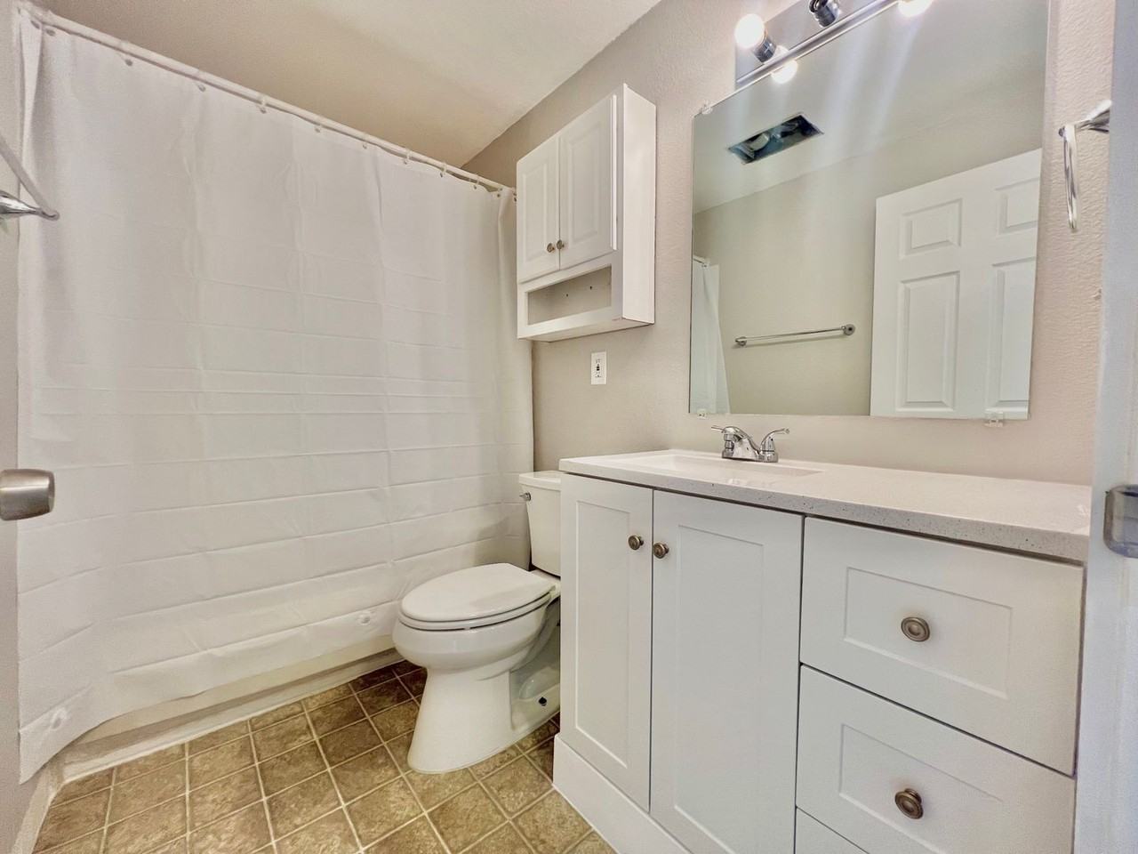 1337 Ne 238th Dr - Photo 2 of 10