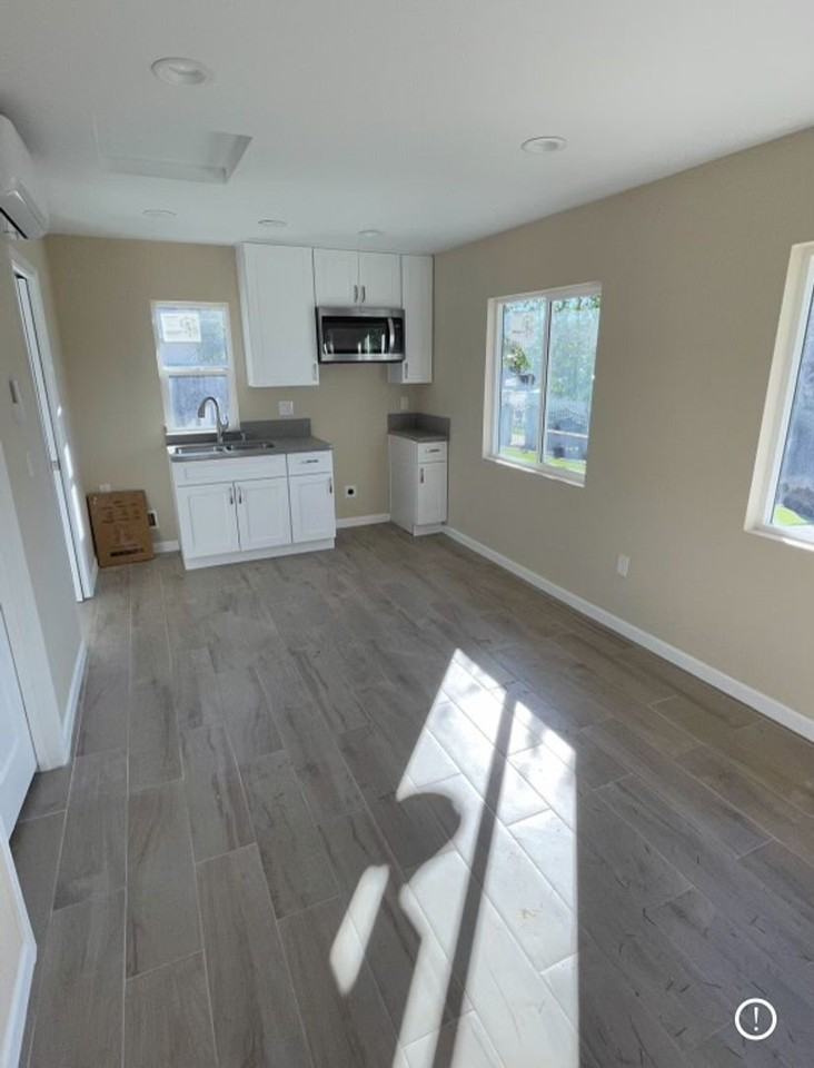 5079 Noble St - Photo 3 of 8