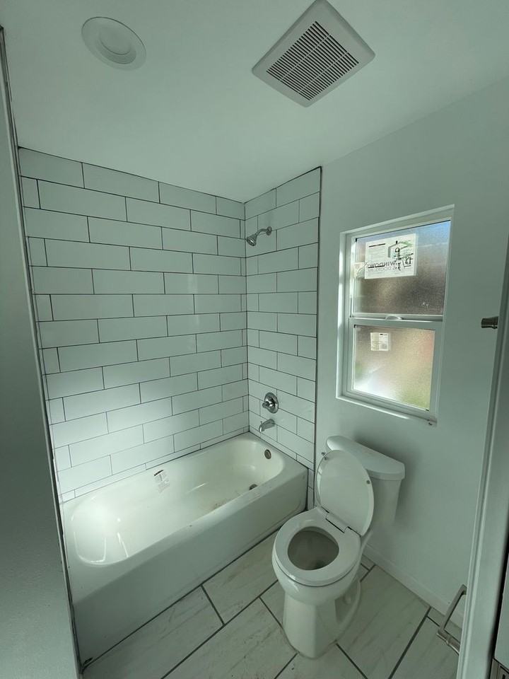 5079 Noble St - Photo 6 of 8