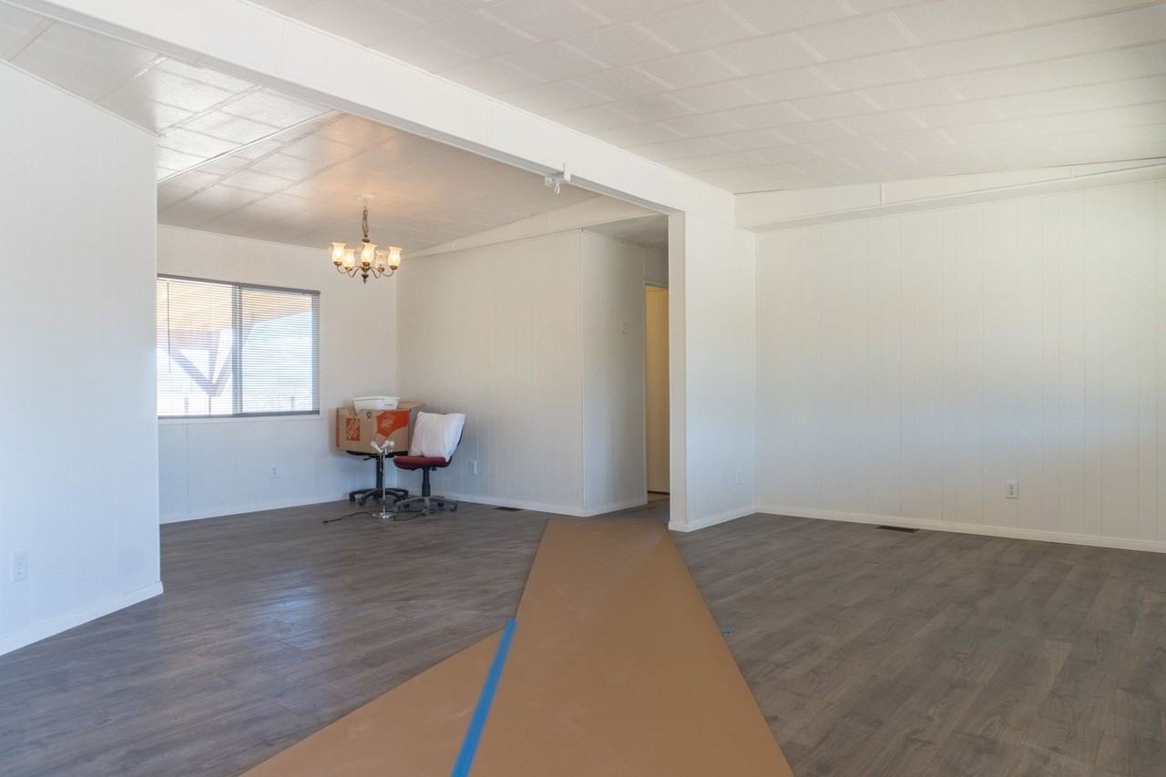 1610 Perdew Ave - Photo 3 of 11