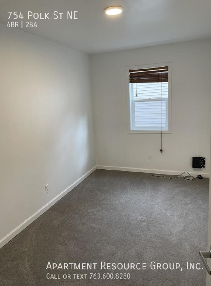 754 Polk St Ne - Photo 3 of 6