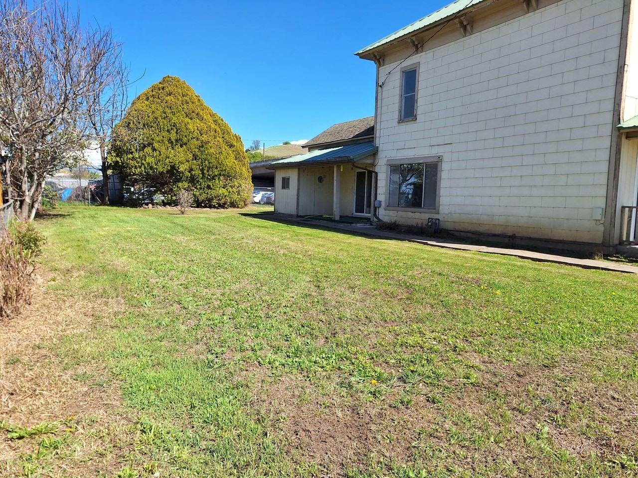 416 Se 6th St - Photo 2 of 18