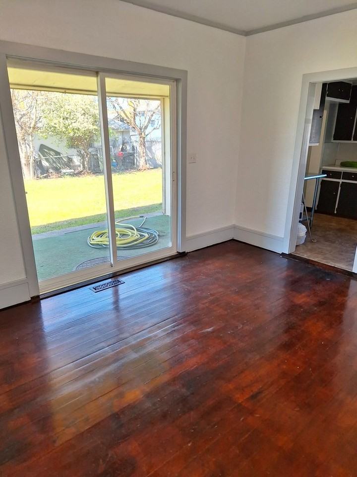 416 Se 6th St - Photo 5 of 18