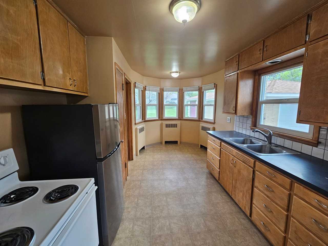 12005 E Main Ave - Photo 7 of 13