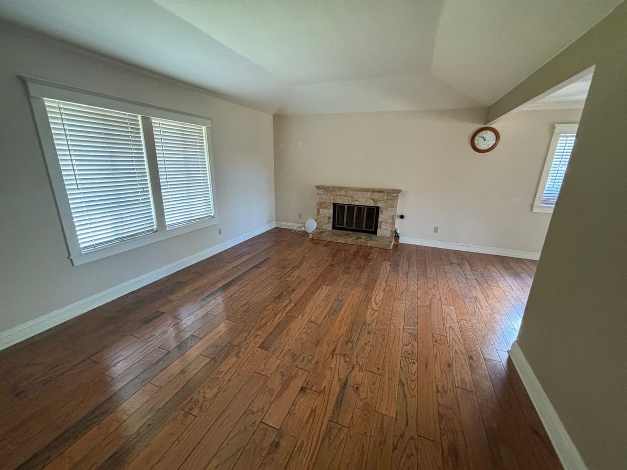 415 Hartnell Rd - Photo 3 of 15