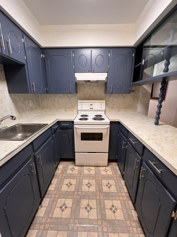 3955 Oxford St - Photo 2 of 19