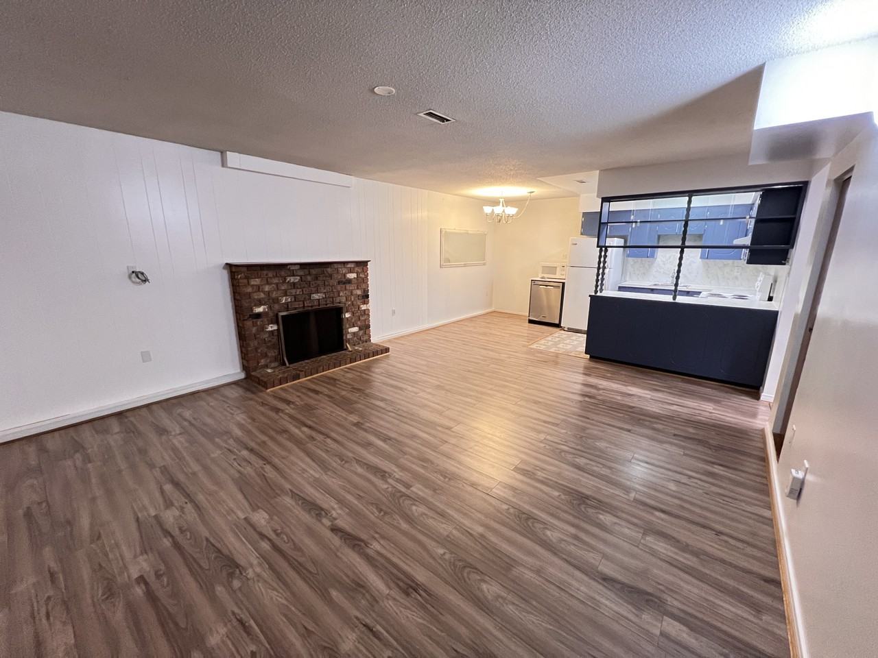 3955 Oxford St - Photo 3 of 19