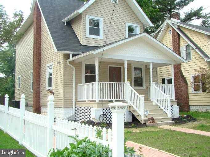 607 Saint Dunstans Rd - Photo 2 of 25